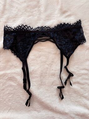 La Senza garter belt